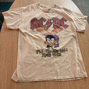 AC/DC Fly On the Wall Tour 1985 Graphic T Shirt Adult Medium Cream Off White